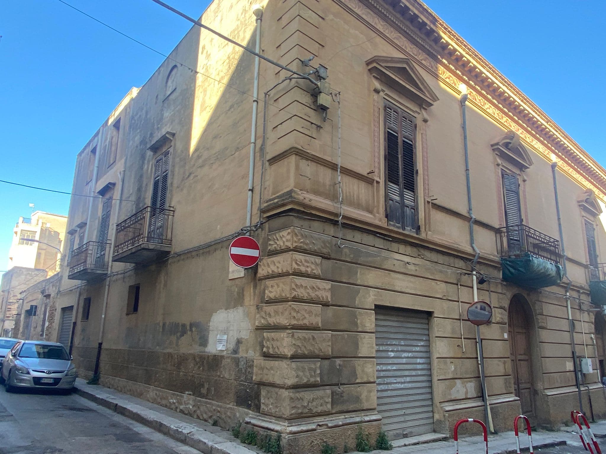 Vendesi intera palazzina fine 800 a Castelvetrano