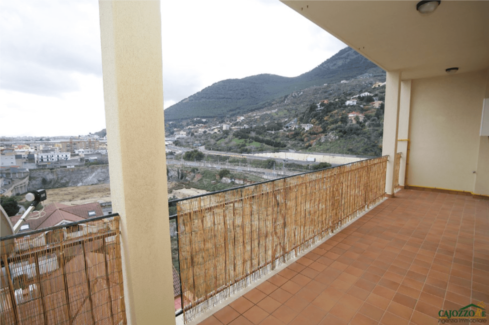 Sferracavallo-Via del Cedro Panoramico 10°p-2 posti auto
